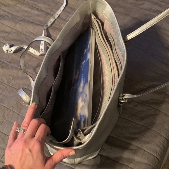 Michael Kors metallic silver large Jet Set tote bag. Excellent condition. - Picture 11 of 11